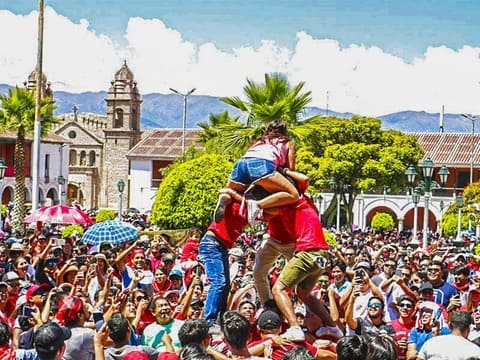 Foto 1 de Tour Semana Santa Ayacucho 4 días